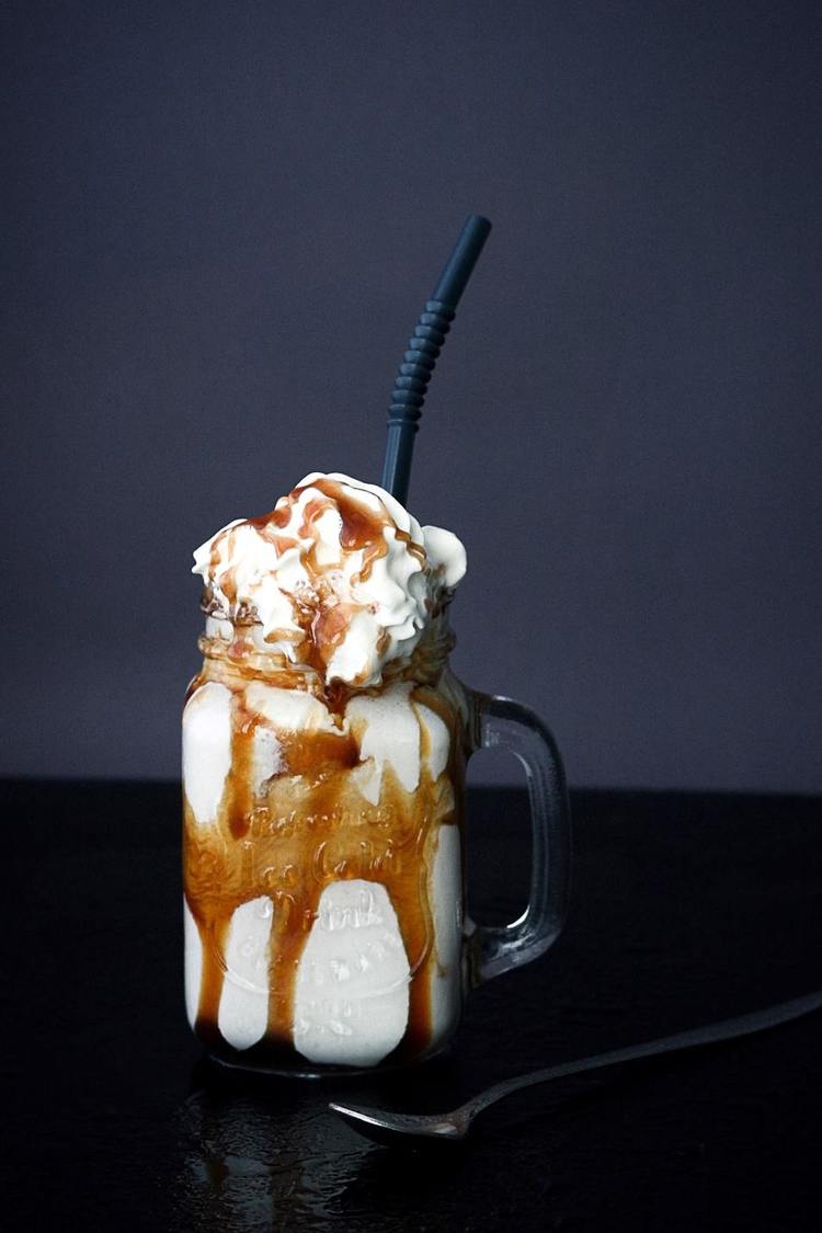 Vanilla and Caramel Milkshake - Milkshake Recipe