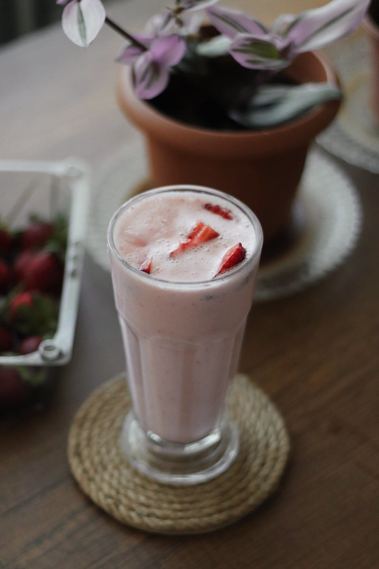 Milkshakes Recipe - Fresh Strawberry Banana Milkshake